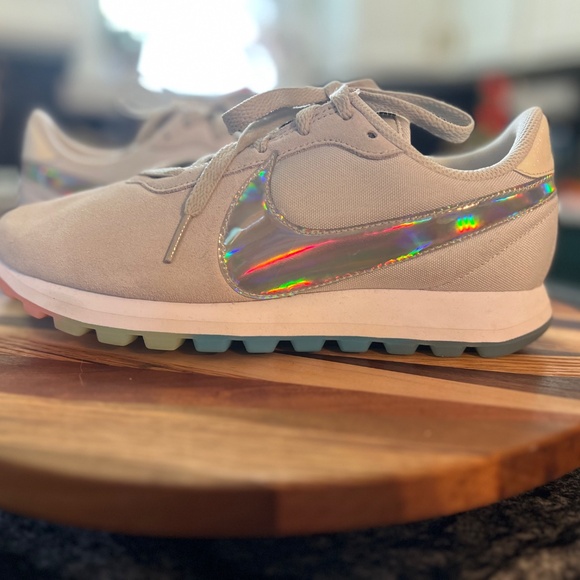 Nike PreLove XO Running Shoes size 8 - Picture 2 of 6